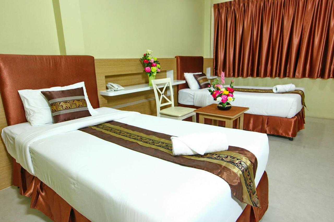 The Pine Resort Патхумтхани Экстерьер фото